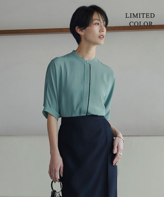 ICB 【人気のため新色追加・WEB限定カラーあり】BackSatinAmunzen 5分袖バンドカラーブラウス セラドン系［WEB限定］