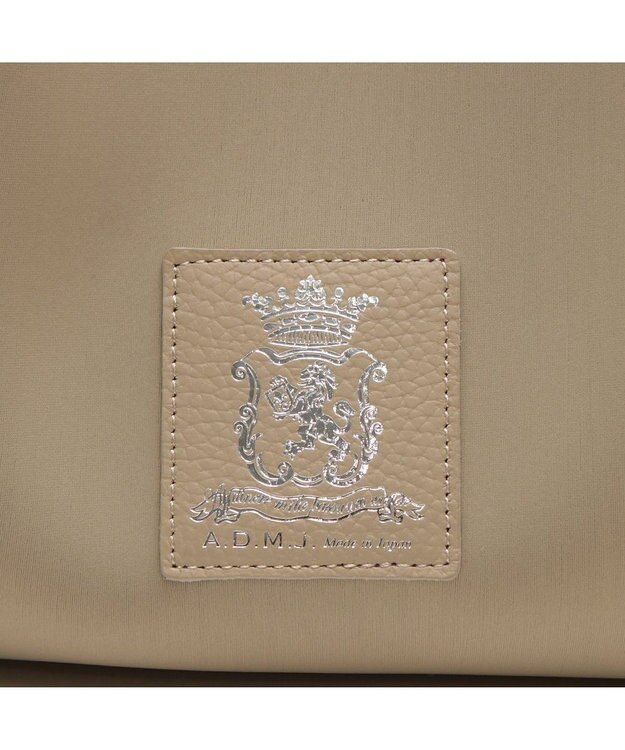 A.D.M.J. ドラマ「続・続・最後から二番目の恋」(フジテレビ)着用　マジックライト/センターリボンベルボトムトートL アレナ