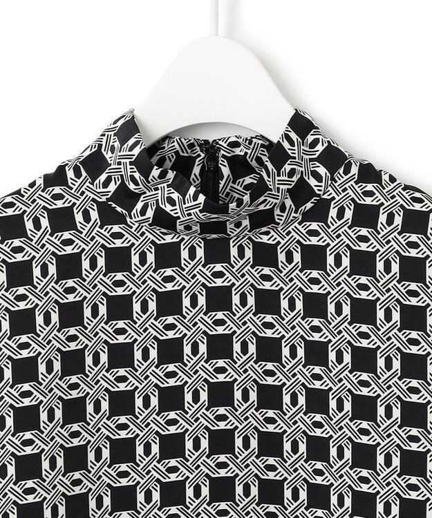 ICB 【洗える】レトロウォールペーパープリント ブラウス オフホワイト×ブラック系