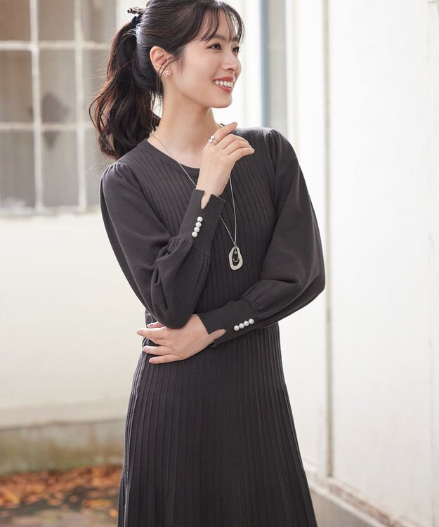 Tiaclasse L リブニットパフスリーブワンピース チャコールグレー