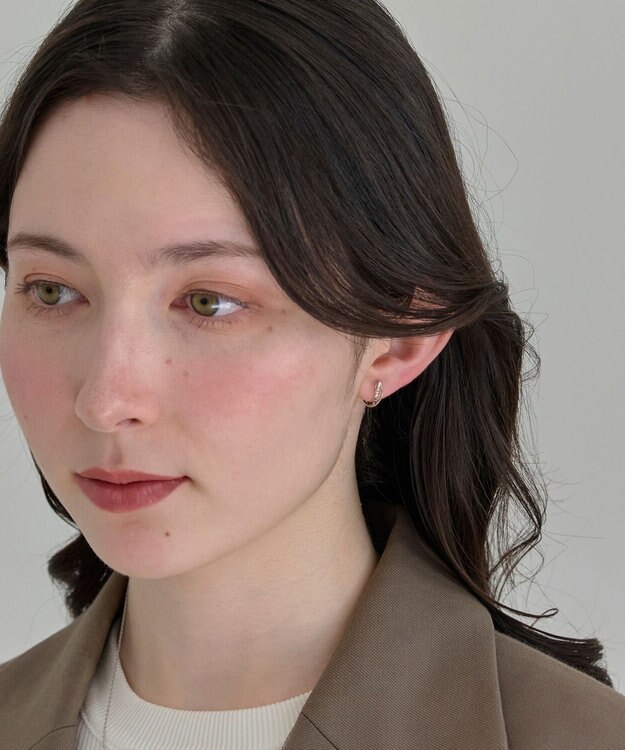 Phoebe 〈シリーズ累計販売10000点突破！〉〈痛くないシリーズ/金属アレルギー対応〉クロスフープクリスタルループフィットイヤリング　シルバー シルバー