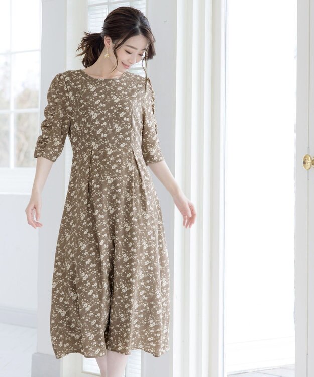 Tiaclasse L 【洗える】ギャザースリーブ花柄ワンピース モカ
