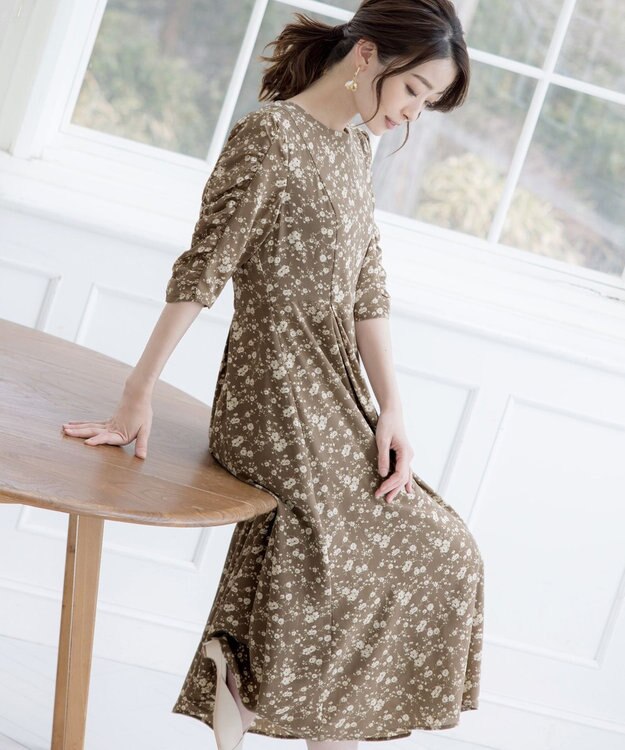 Tiaclasse L 【洗える】ギャザースリーブ花柄ワンピース モカ