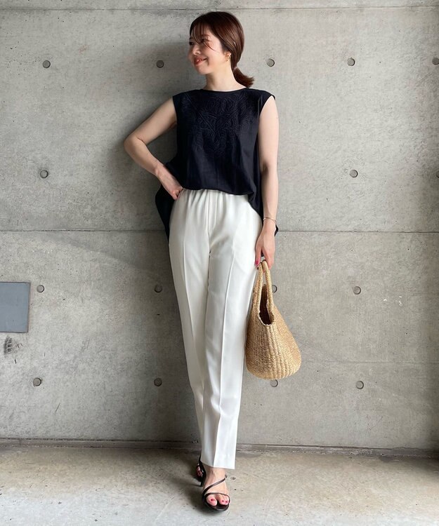 UNFILO 【撥水】レーヨン麻ライト刺繍ブラウス ブラック系