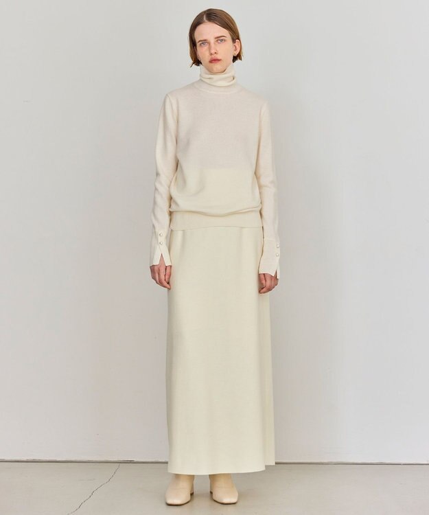 BEIGE， 【WEB限定・洗える】ALSACE / パール釦タートルネックウールニット Ecru