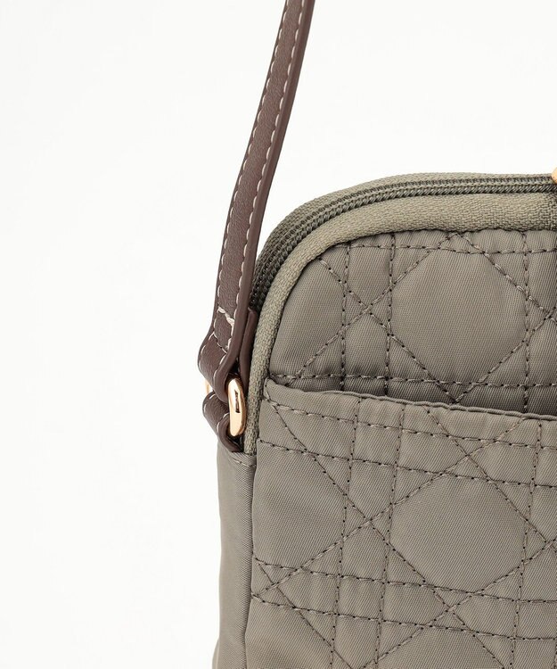 LA BAGAGERIE グリッドキルティングショルダー グレージュ