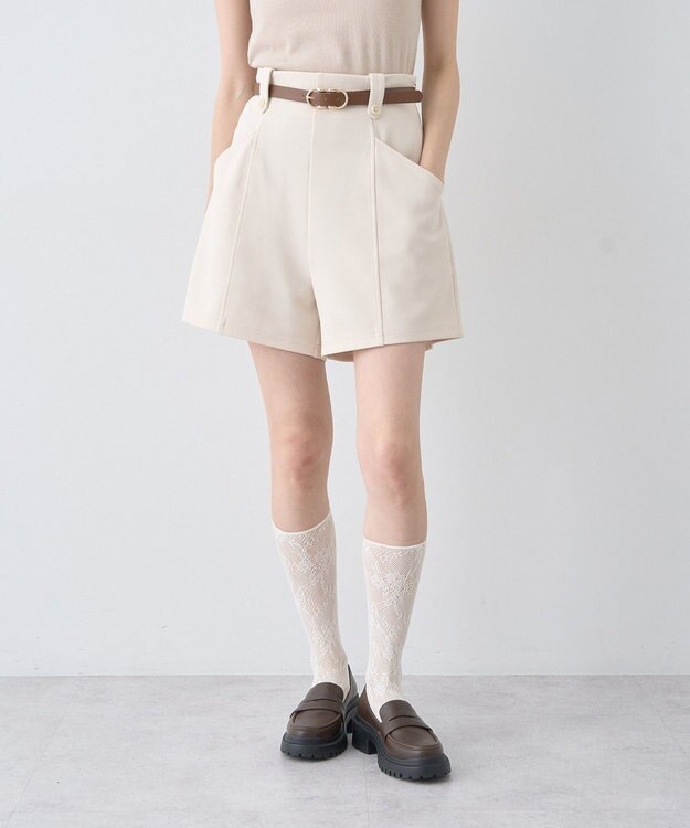 earth music&ecology ベルト付きタブデザインショートパンツ Ivory