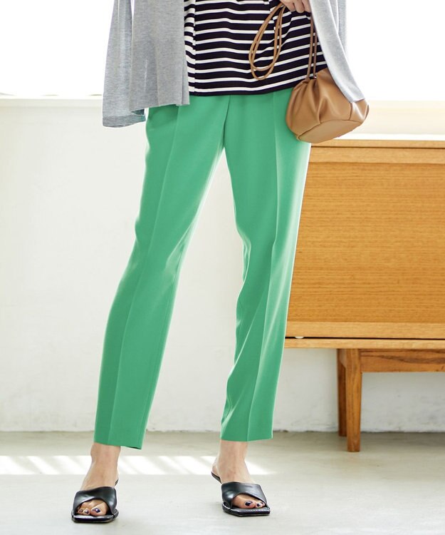 ICB 【人気のため新色追加・洗える】Naiaバックサテン テーパードパンツ パイングリーン系