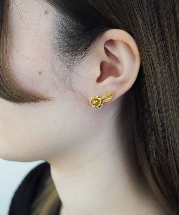 monshiro 【スワロフスキー】アリウムプチ ピアス ホワイト×ゴールド