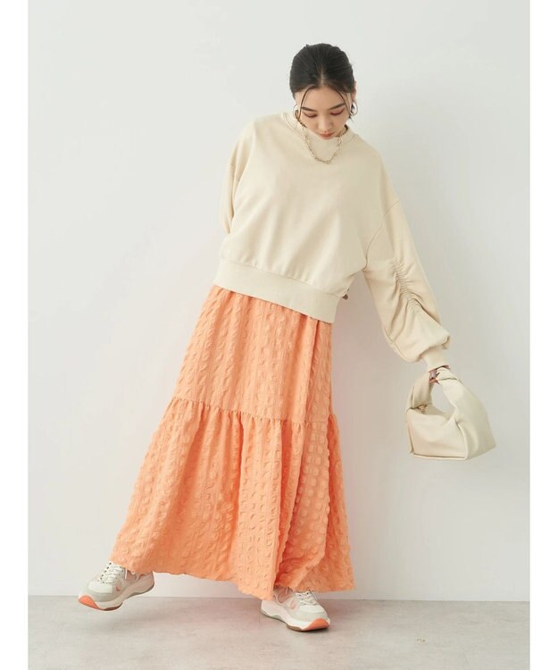 earth music&ecology クルーネック袖シャーリングスウェット Light Beige