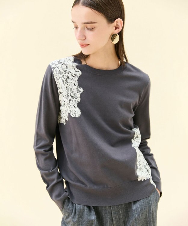 BEIGE， 【ご好評により新色追加！洗える】WILLOW / アシンメトリーレースクルーネックニット Warm Gray ×Off White