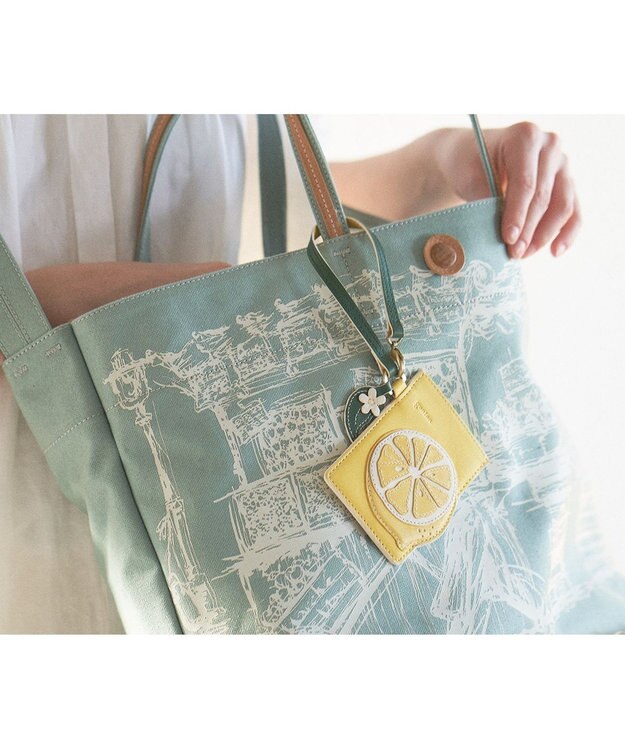 genten フルーツマーケット はみ出しパスケース「レモン」 キイロ