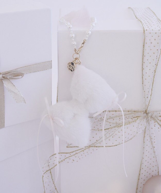 Maison de FLEUR フェイクファーリボンチャーム White