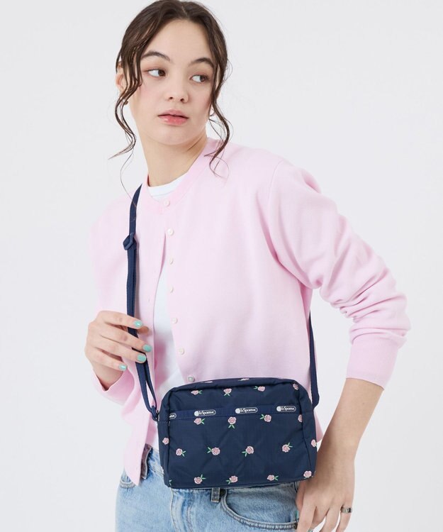 LeSportsac DANIELLA CROSSBODY/ピンクローズエンブロイダリー ピンクローズエンブロイダリー