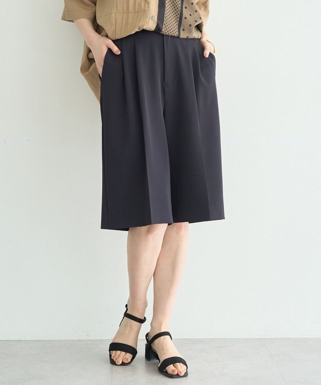 YECCA VECCA 【尾崎紗代子さん着用】タックハーフパンツ Navy