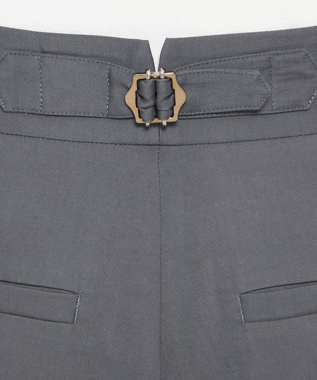 uncrave ドレープツイル ワイドパンツ ブルーグレー（佐藤晴美さん着用）