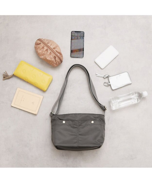 UNBILLION カシュカシュ cachecache / 舟型ナイロンショルダー GY