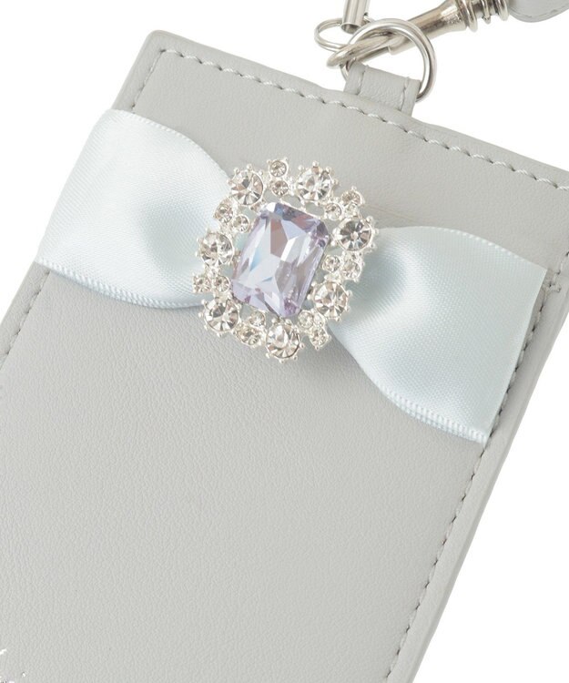 Maison de FLEUR リール付きビジューリボンパスケース Light Blue