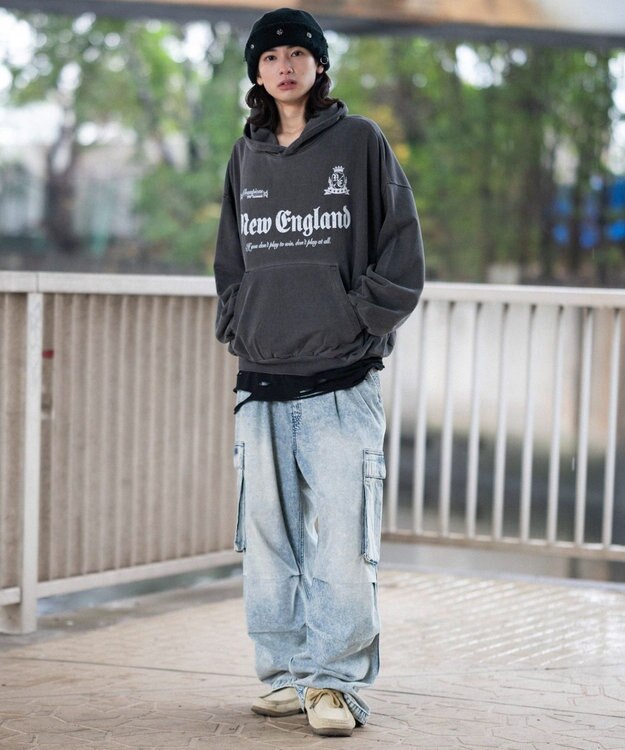 WEGO 【ユニセックス着用ITEM】グラフィックバルーンクロップドプルパーカー ブラックその他