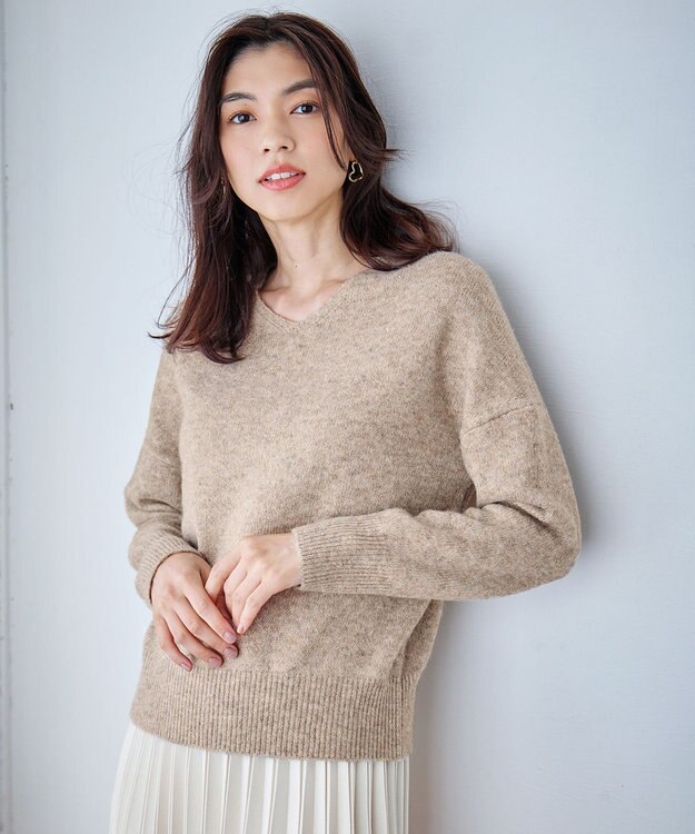 ANY シャイニースパンコールVネックニット ベージュ