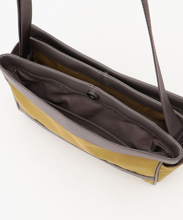 Y'SACCS トラベル ホライズンショルダー ライトグリーン