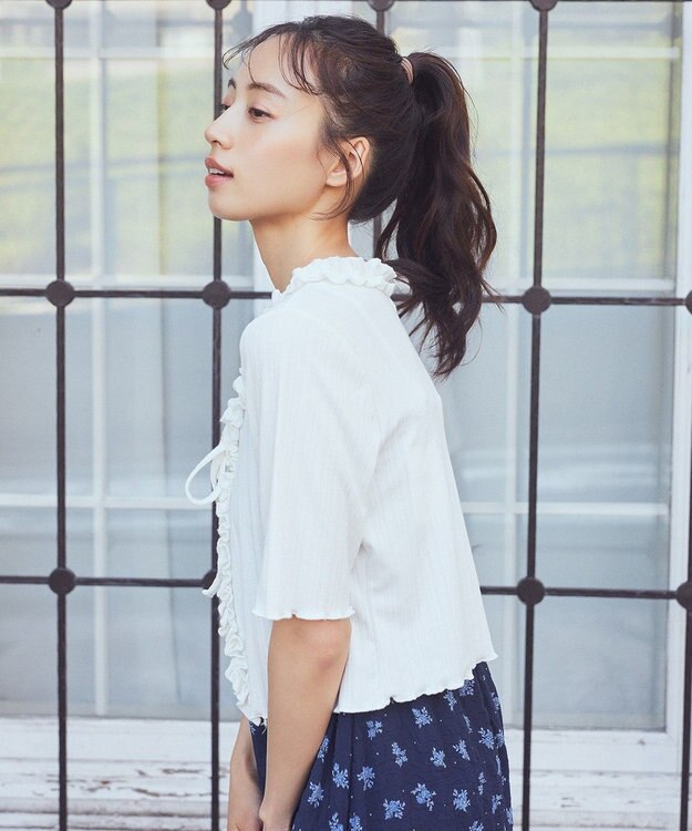 earth music&ecology フリルカットリブカーディガン Off White