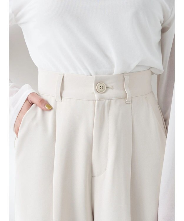 earth music&ecology タックストレートパンツ Ecru