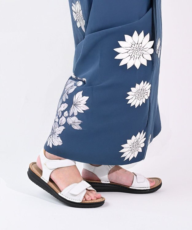 Pointer 本革 甲幅調整 超軽量マジックテープ付きサンダル ホワイト