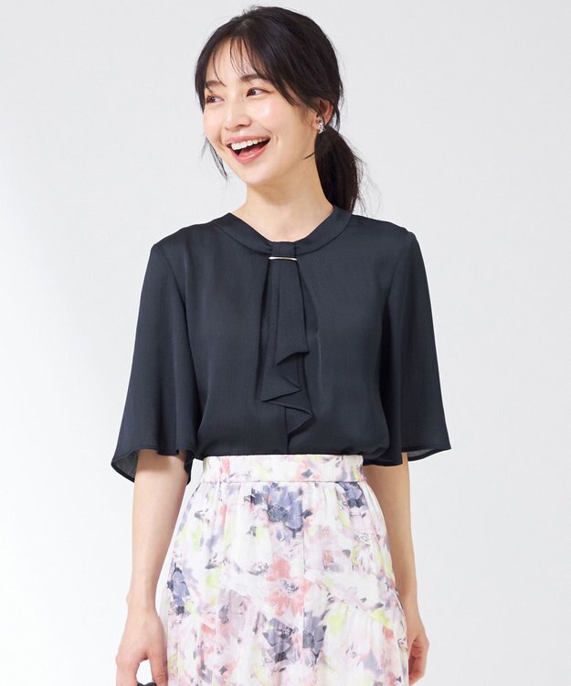 ANY SIS 【洗える】メタルパーツボウタイ ブラウス ネイビー