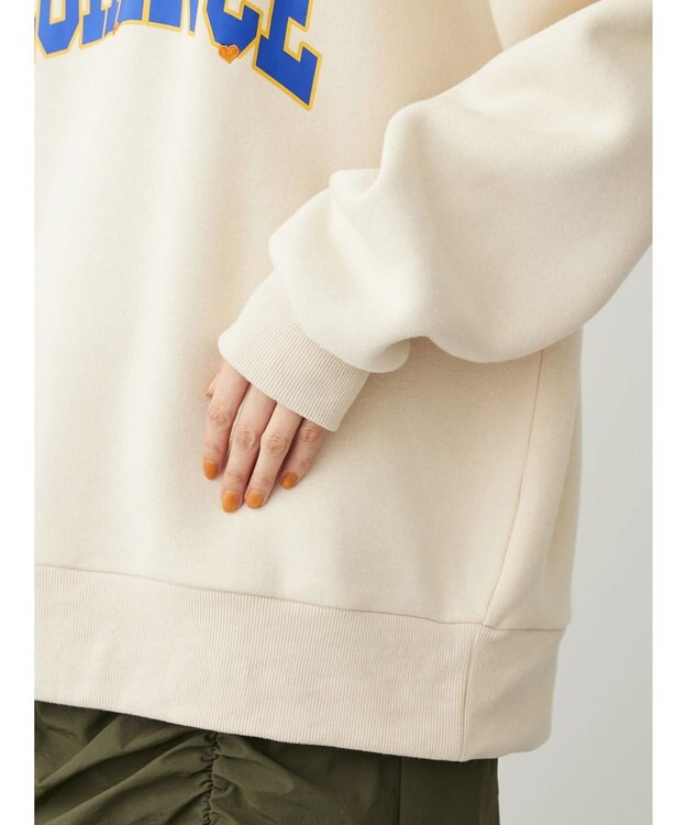 Green Parks ・Ｄｏｕｂｌｅ　Ｆｌａｇｓ　ロゴｐｔ＆刺繍スウェット Ivory