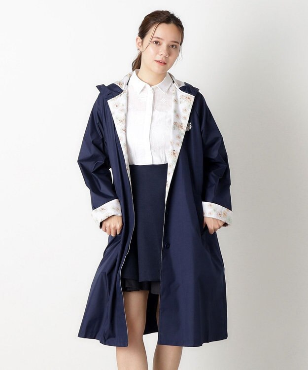 MOONBAT 【バッグ付】ポール & ジョー (PAUL & JOE　ACCESSOIRES) レインコート ポンジークリザンテーム ネイビーブルー