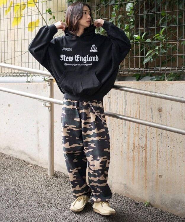 WEGO 【ユニセックス着用ITEM】グラフィックバルーンクロップドプルパーカー ブラック