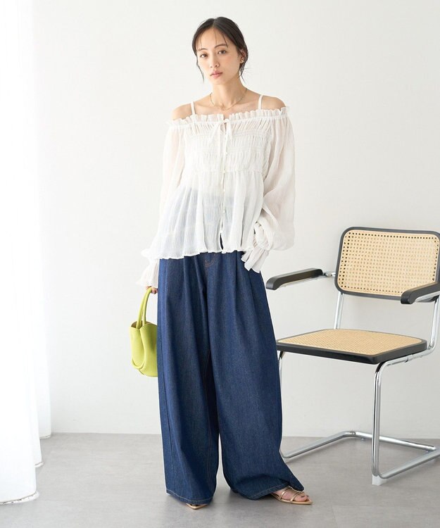 earth music&ecology シャーリングフリルオフショルブラウス Off White