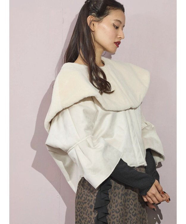 Green Parks ■ＥＳＣＡＲ　フラッフィーケープ付ショートコート Ivory