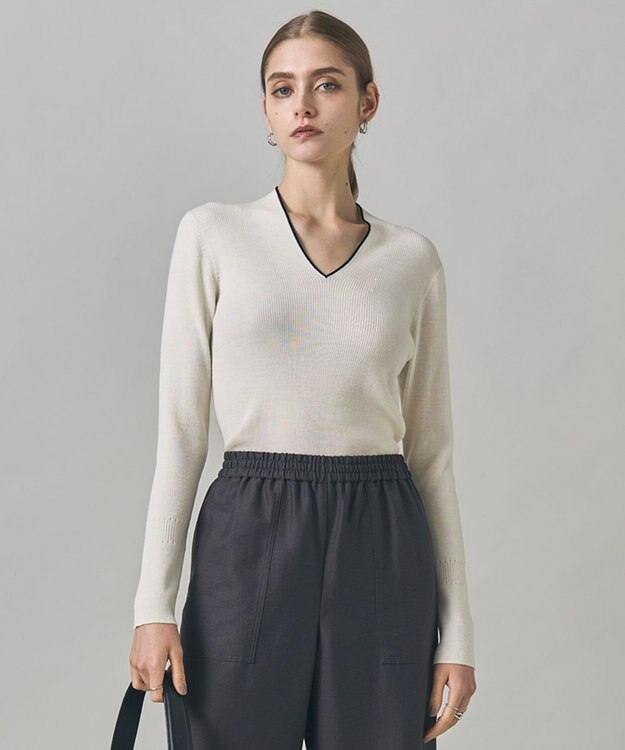 ICB 【新色追加】 エクストラファインメリノリブ Vネックプルオーバー オフホワイト系
