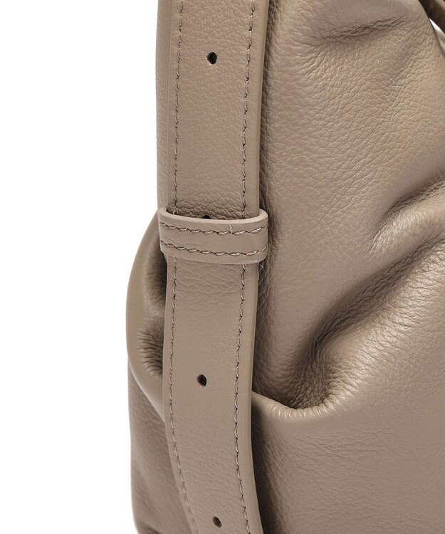 style code 【ペットボトル収納可能】[Lyrss/リルス] 牛革 ショルダーバッグ グレージュ