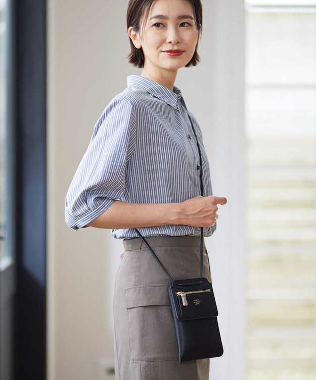 J.PRESS LADIES 【WEB限定カラーあり・セットアイテム】コインケース付き スマホ ポシェット ブラック系