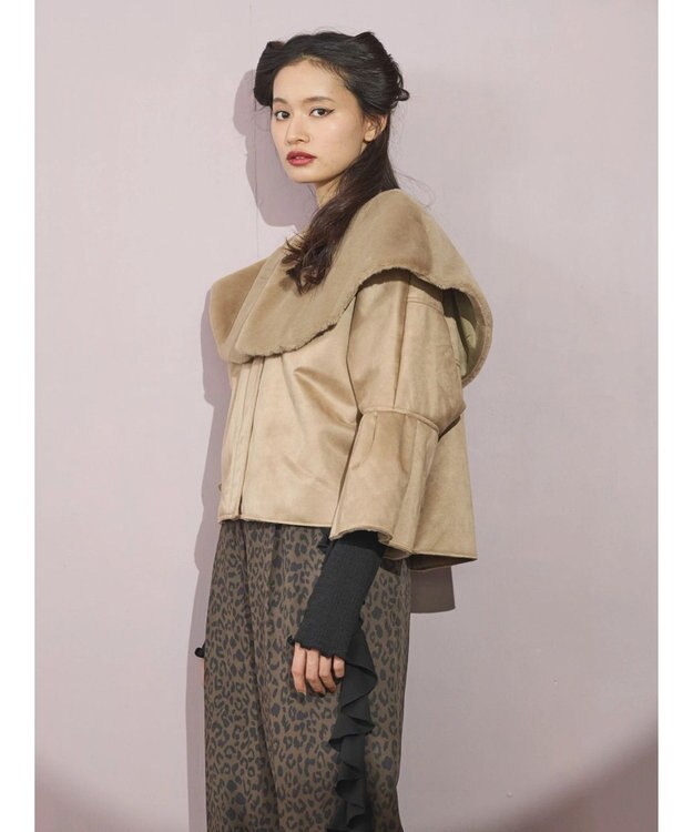 Green Parks ■ＥＳＣＡＲ　フラッフィーケープ付ショートコート Beige