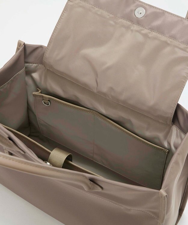 TOPKAPI 【Breath TOPKAPI】PRIM プリム ナイロン スクエア トートバッグ チャーム付き　A4 / 軽量 グレージュ