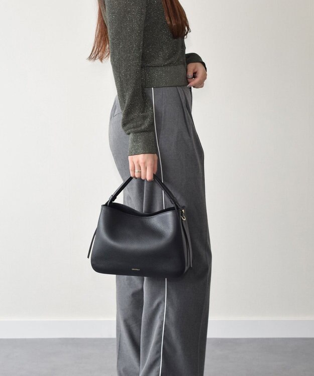 INTER-CHAUSSURES 【LORISTELLA】シュリンクレザーハンドバッグ ブラック