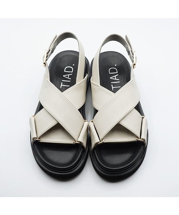 APOM クロスストラップサンダル アイボリー