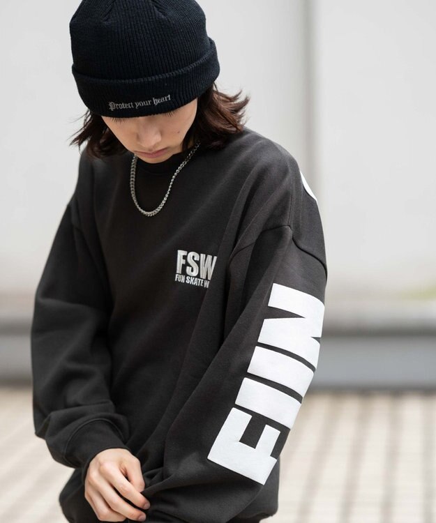 WEGO 【2点SET】アクセ付きストレートラインプルオーバー ブラック中濃色