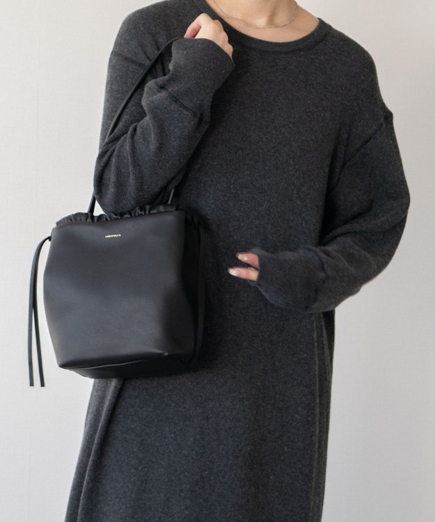 INTER-CHAUSSURES 【LORISTELLA】ソフトレザー巾着バッグ ブラック