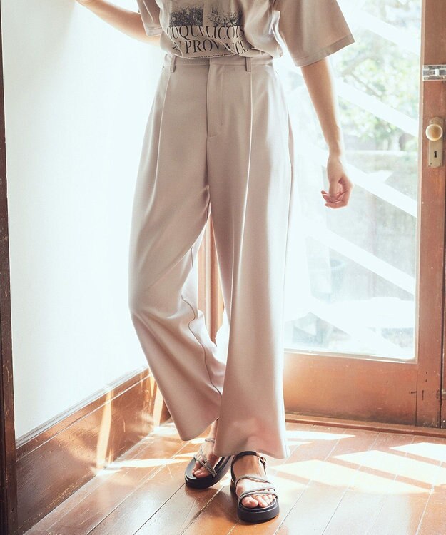 earth music&ecology タックストレートパンツ Beige