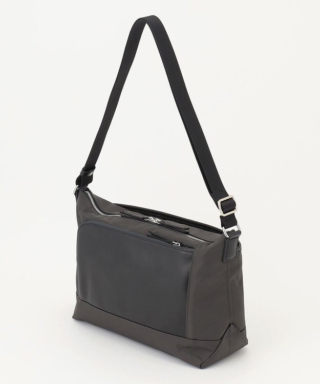 Y'SACCS ナイロン×リサイクルレザー　コンビマルチショルダー グレー