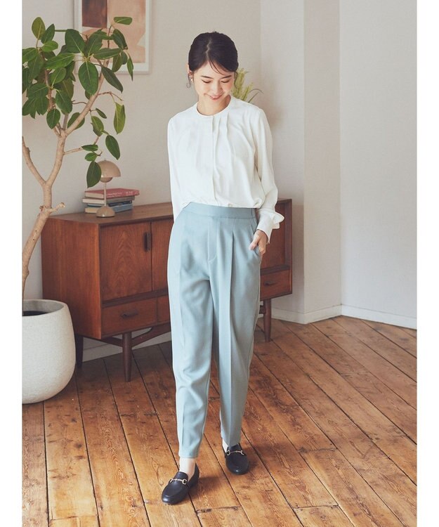 earth music&ecology ノーカラーフロントタックブラウス Off White