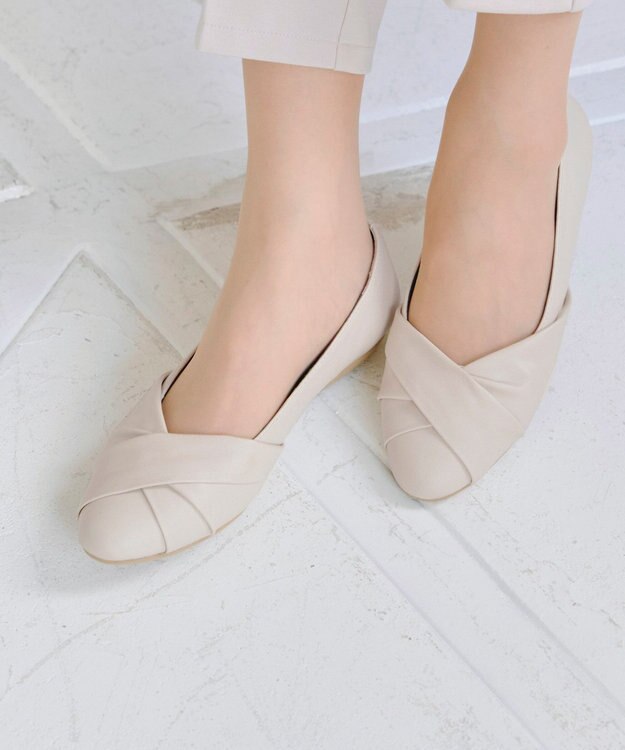 Tiaclasse 【安田美沙子さん/小倉優子さん着用】捻りデザインパンプス アイボリー