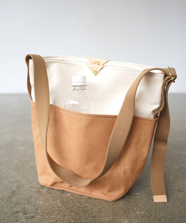 NIZYU KANO TWO-TONEショルダーバッグ Sサイズ 生成り×キャメル