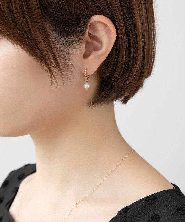 TOCCA 【WEB限定】DAISY PETAL HOOP PIERCED EARRINGS K10ゴールド 淡水パール 2WAYピアス イエローゴールド系