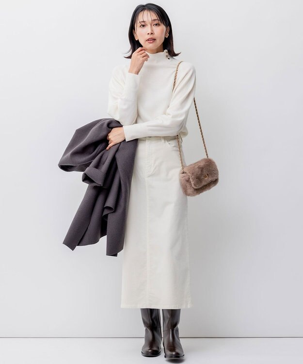 23区 セミウーステッド ハイネック ニット アイボリー系